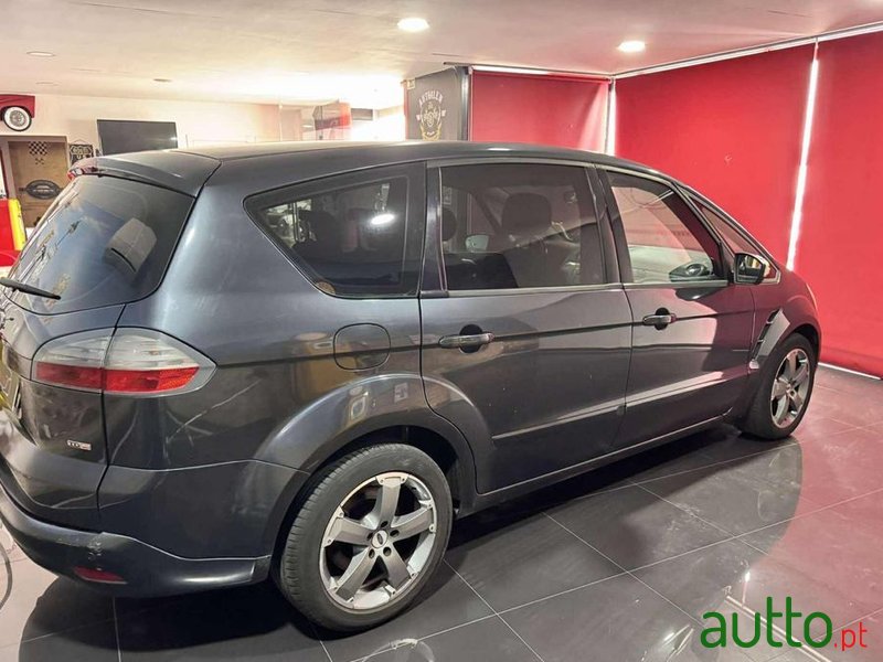 2009' Ford S-Max photo #5