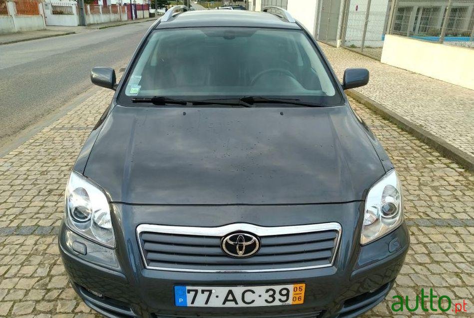 2005' Toyota Avensis Sw photo #1