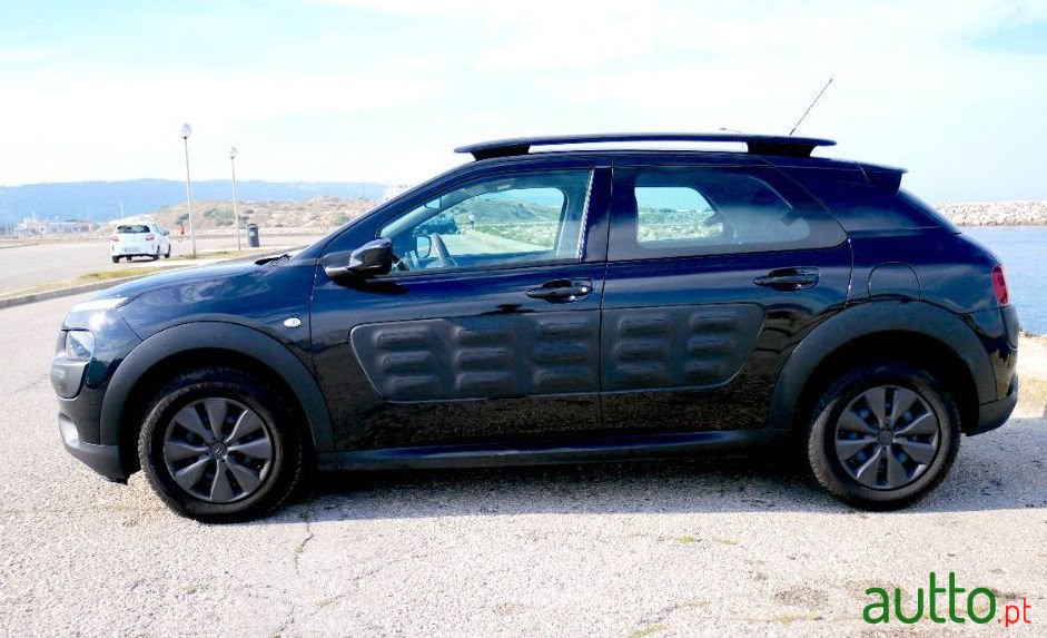 2018' Citroen C4 Cactus photo #4