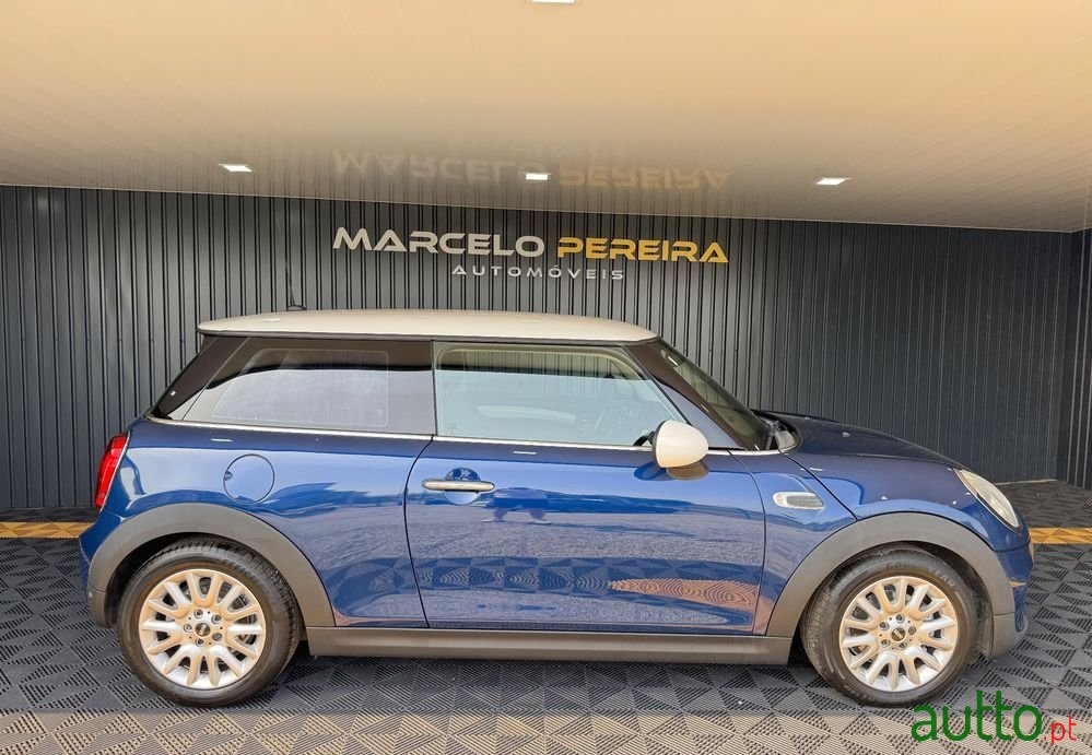 2014' MINI Cooper 3 Portas photo #6