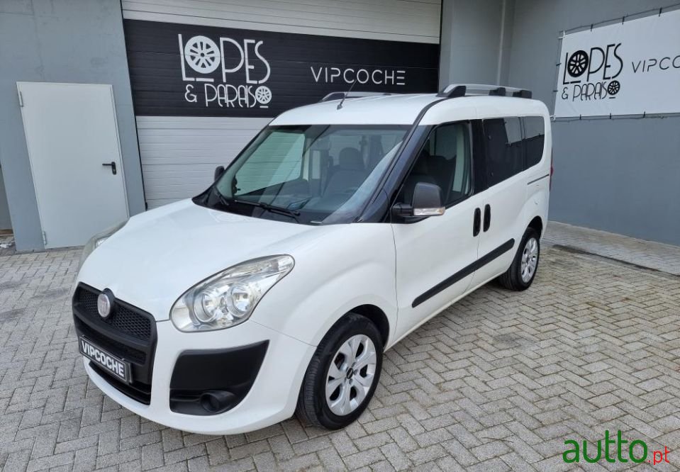 2012' Fiat Doblo photo #2