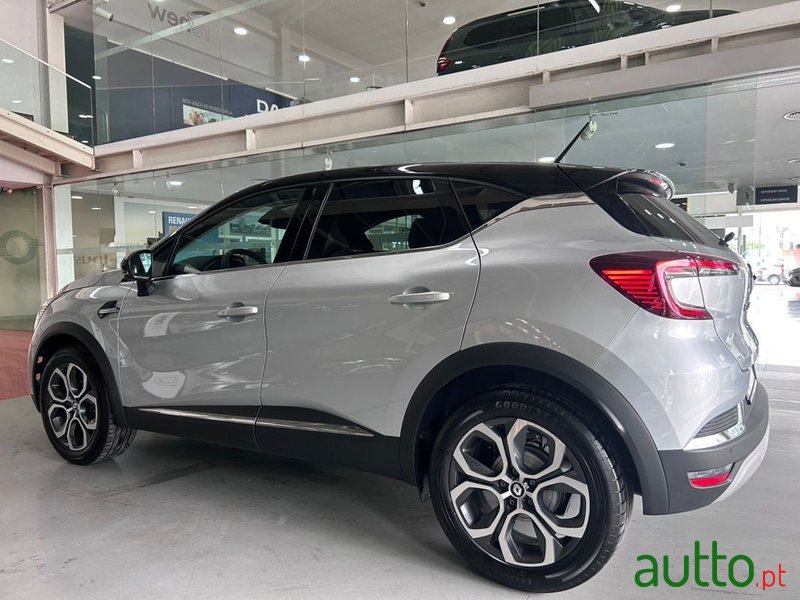 2022' Renault Captur photo #4