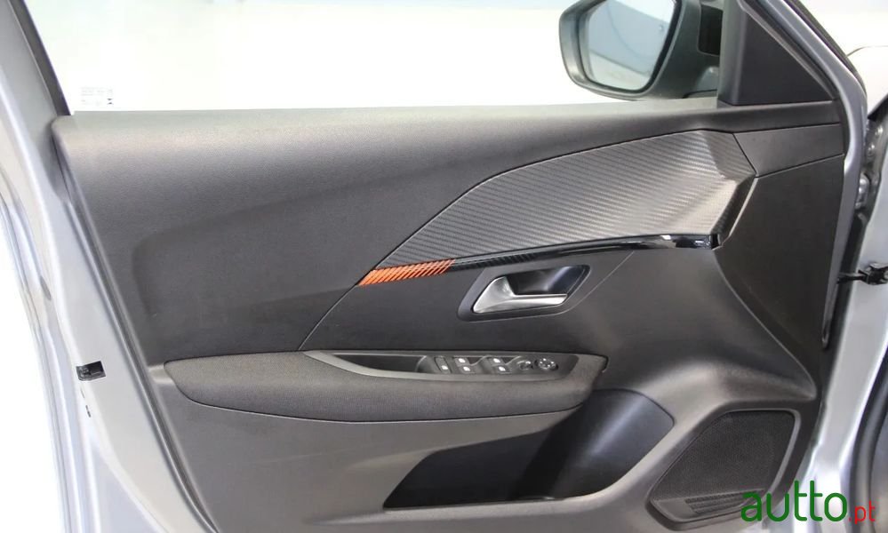 2023' Peugeot 208 photo #5