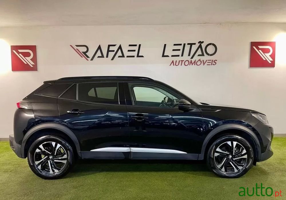 2021' Peugeot 2008 photo #6