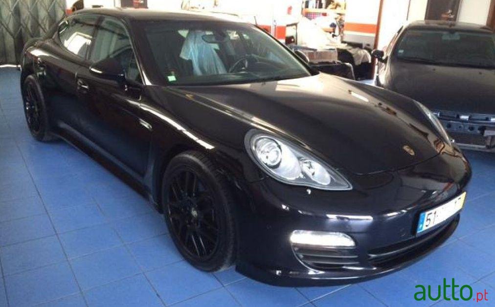 2012' Porsche Panamera Panamera photo #1