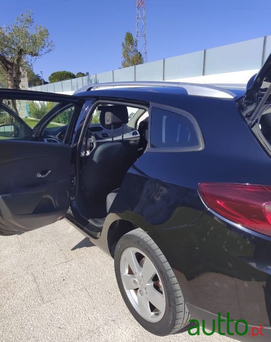 2012' Renault Megane photo #4