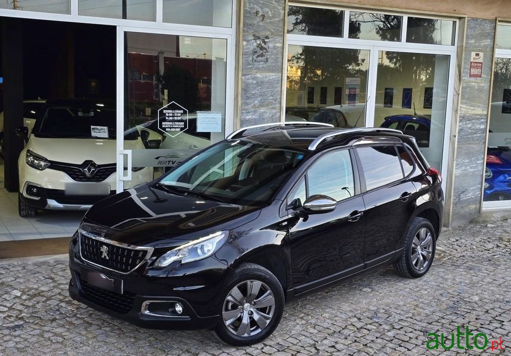 2017' Peugeot 2008 1.2 Puretech Style photo #1