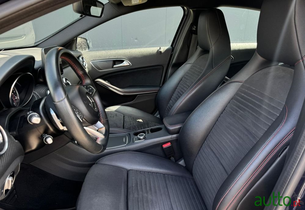 2018' Mercedes-Benz A 180 photo #4