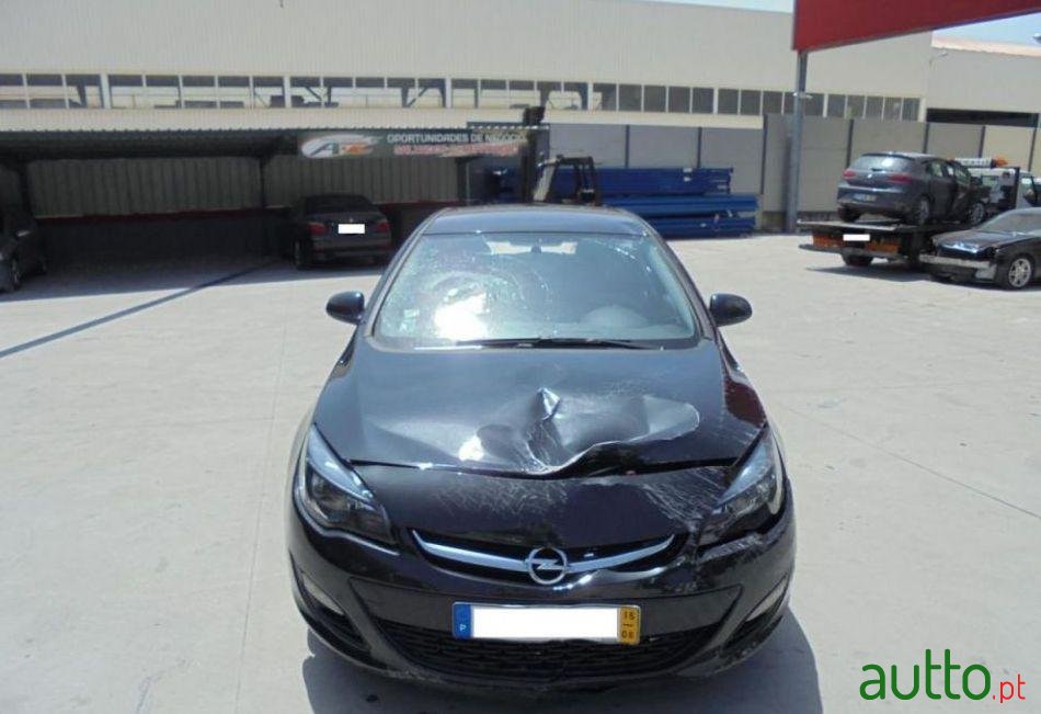 2015' Opel Astra 1.3 Cdti Cosmo Start/Stop photo #2