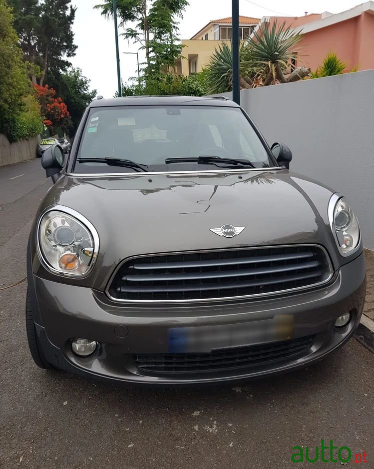 2011' MINI Countryman Cooper D photo #3