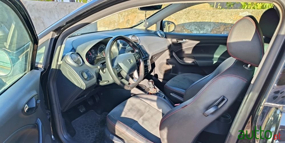 2016' SEAT Ibiza Sc 1.0 Ecotsi Fr photo #2