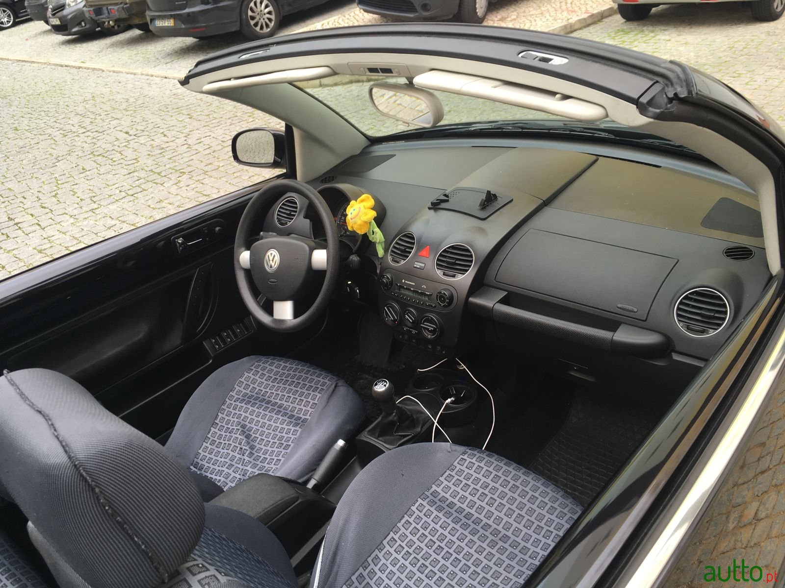 2008' Volkswagen Beetle Cabriolet photo #6