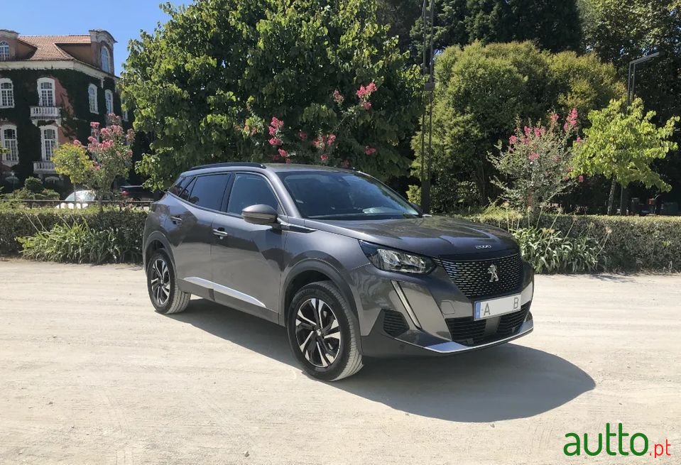2020' Peugeot 2008 photo #1
