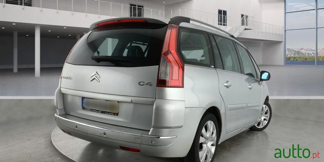2007' Citroen C4 Grand Picasso photo #3