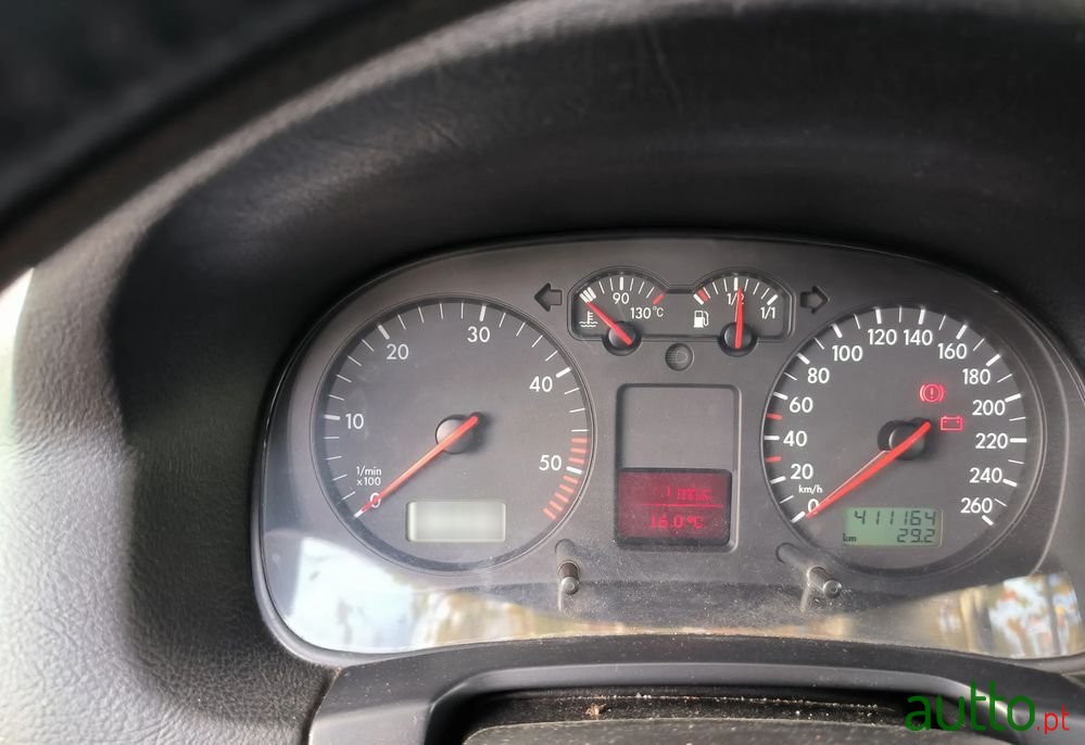 2001' Volkswagen Golf Variant photo #4