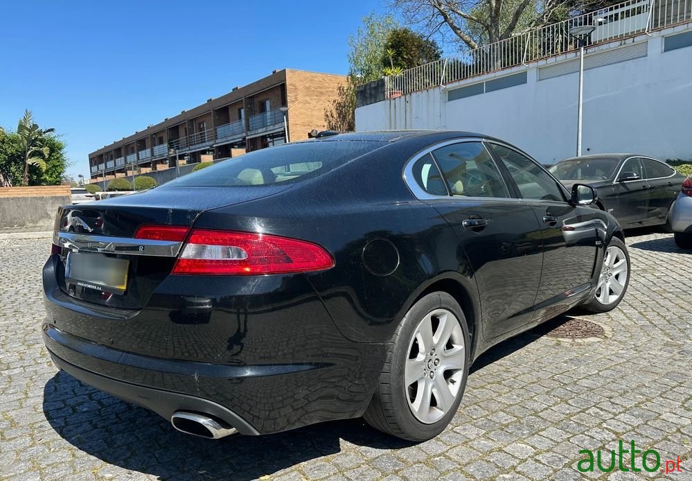 2009' Jaguar XF photo #2