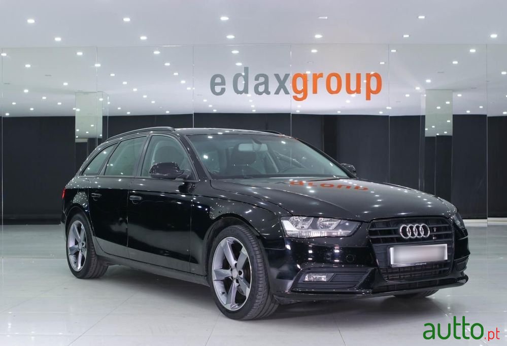 2012' Audi A4 Avant photo #1