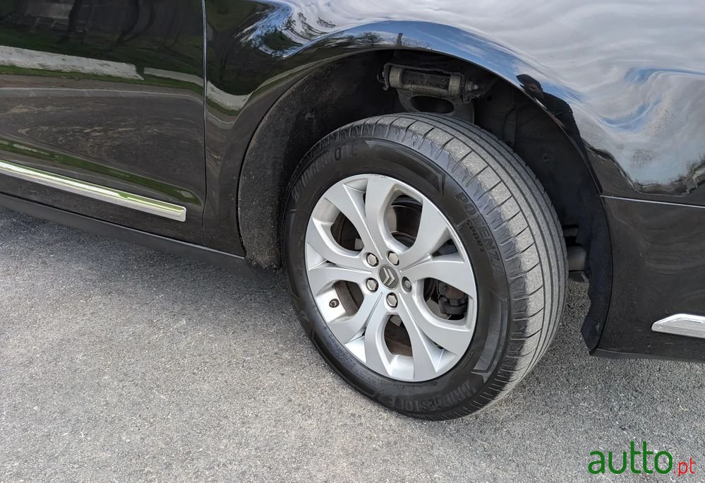 2010' Citroen C5 Tourer 2.0 Hdi Exclusive photo #5