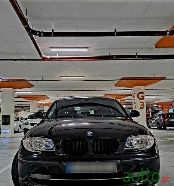 2009' BMW 118 D photo #6