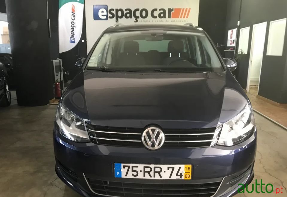 2016' Volkswagen Sharan photo #2