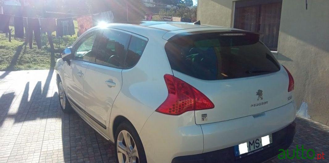 2012' Peugeot 3008 photo #3