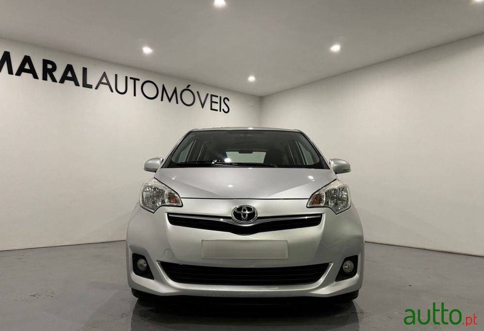 2011' Toyota Verso-S photo #3