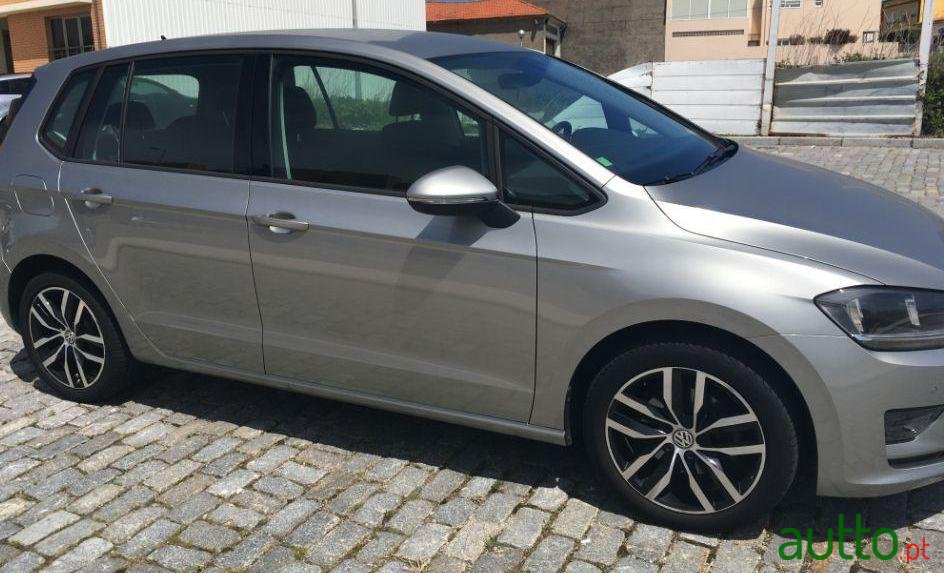 2016' Volkswagen Golf Sportsvan photo #4