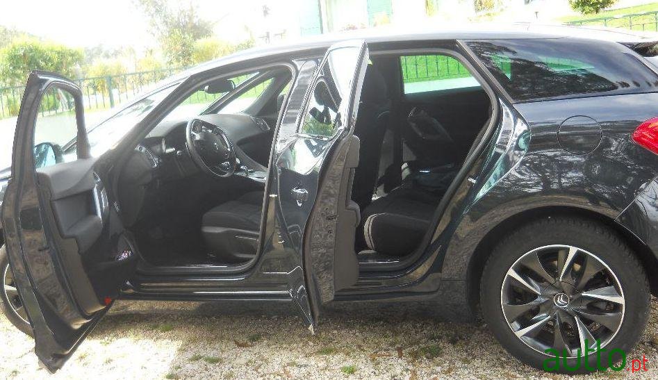 2013' Citroen DS5 photo #4