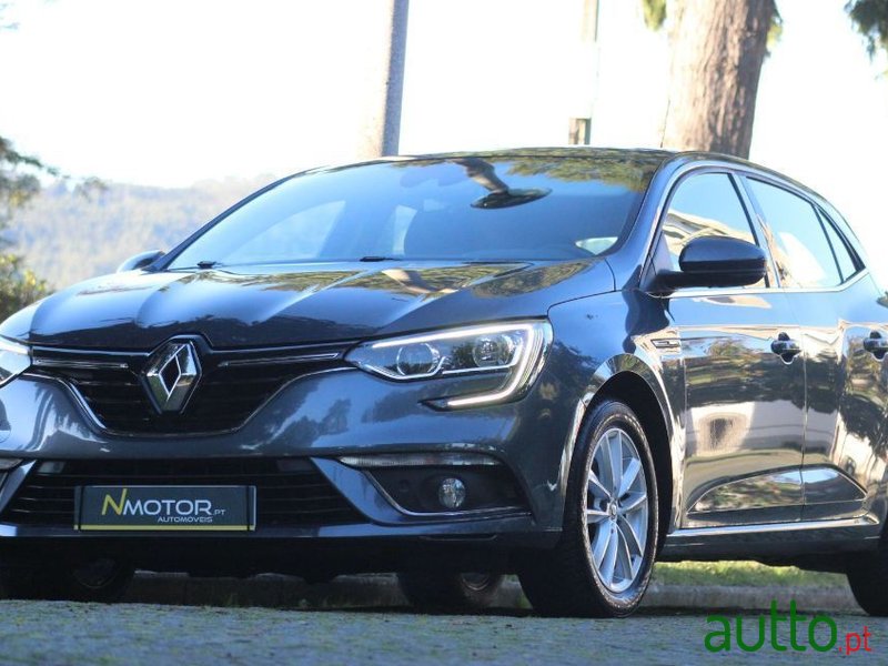 2019' Renault Megane photo #1