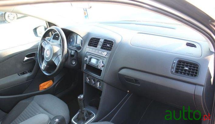 2011' Volkswagen Polo Confortline 1.2 Tdi photo #4