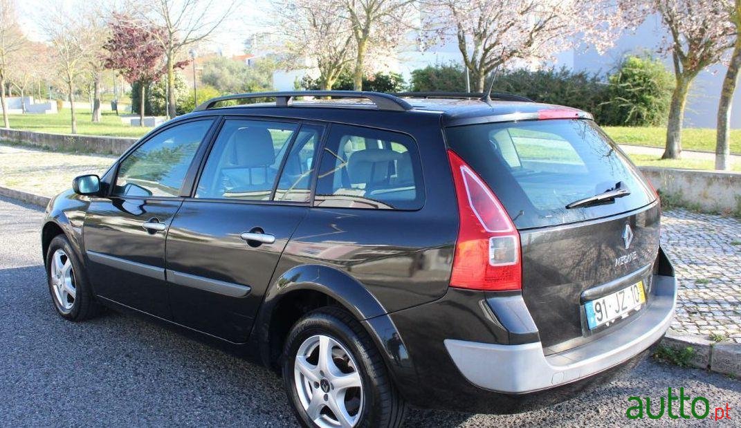 2008' Renault Megane Break photo #2