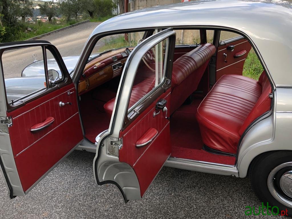 1980' Mercedes-Benz 180 photo #2