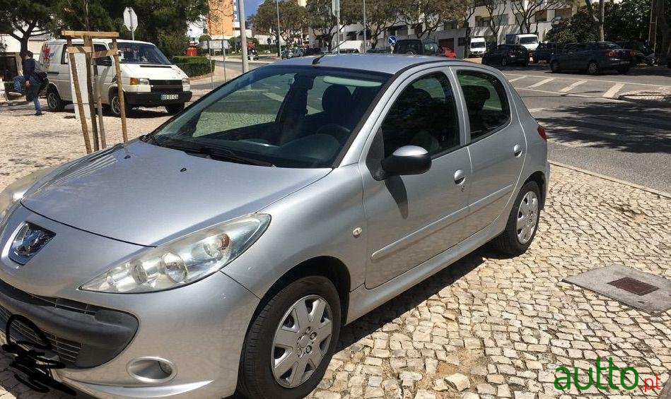 2010' Peugeot 206 1.1 photo #2