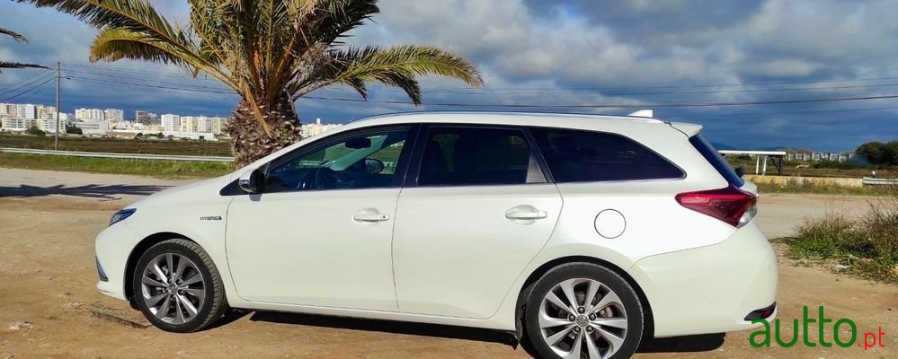 2018' Toyota Auris Touring Sports photo #1