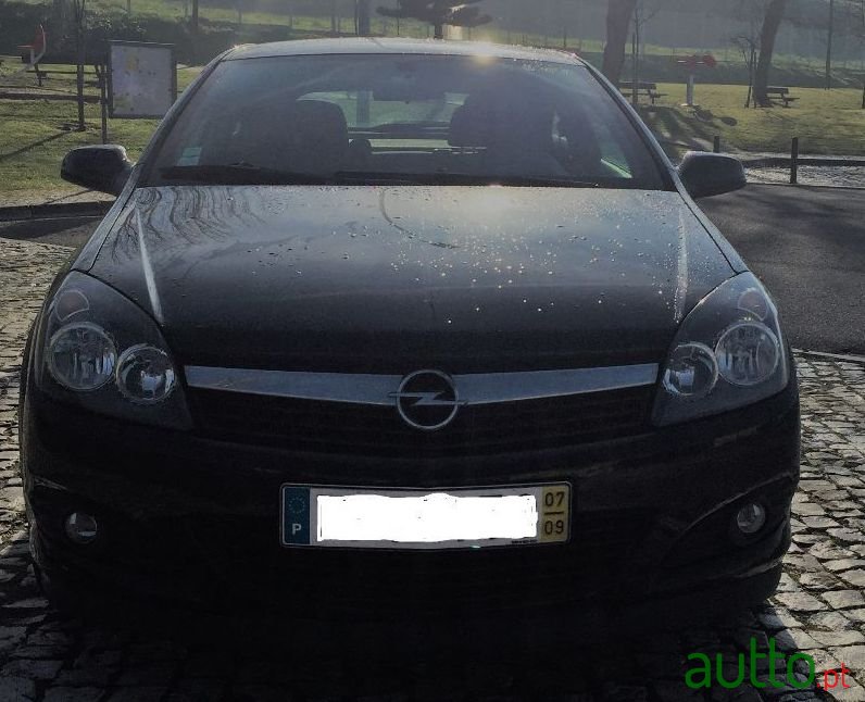 2007' Opel Astra Gtc photo #4
