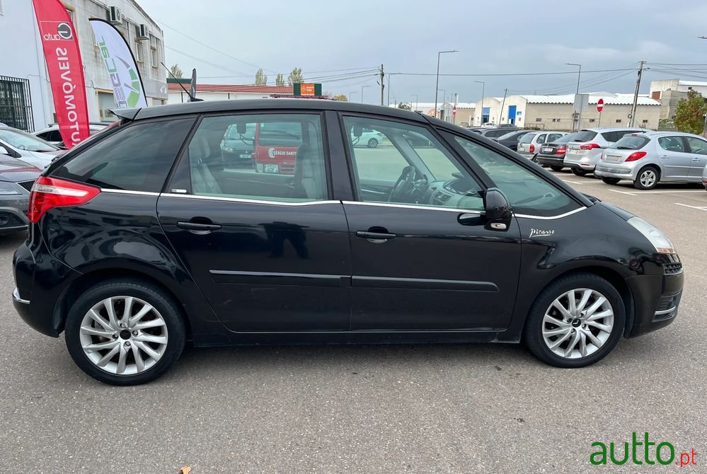 2008' Citroen C4 Picasso photo #6