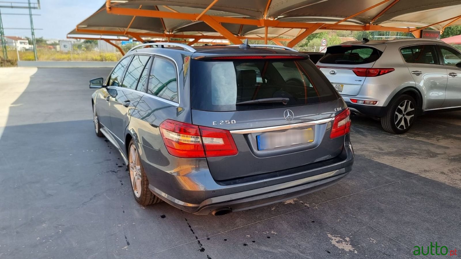 2010' Mercedes-Benz E-250 photo #3