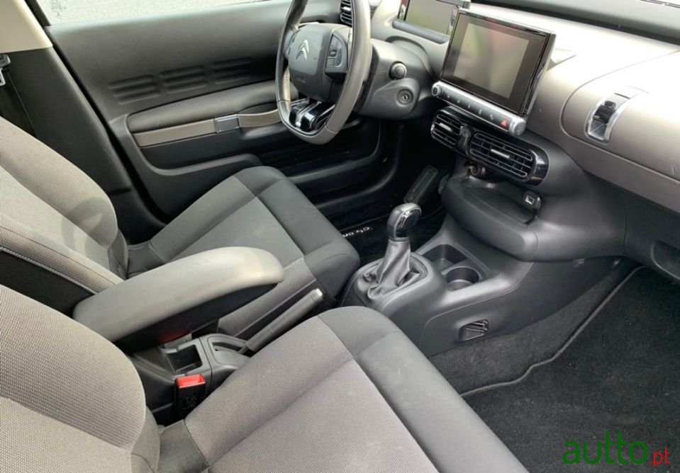 2017' Citroen C4 Cactus photo #4