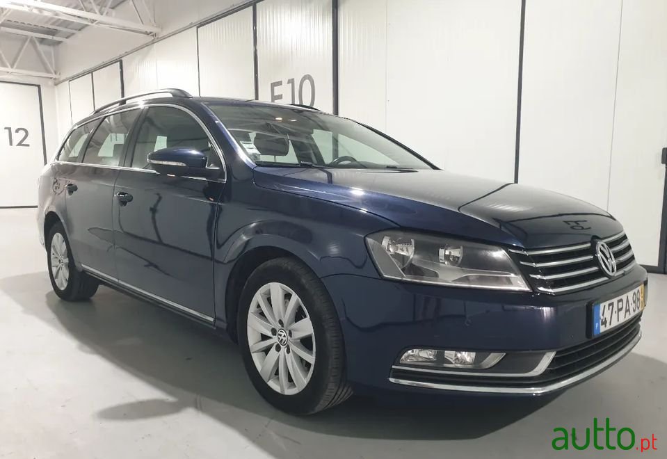 2014' Volkswagen Passat Variant photo #2