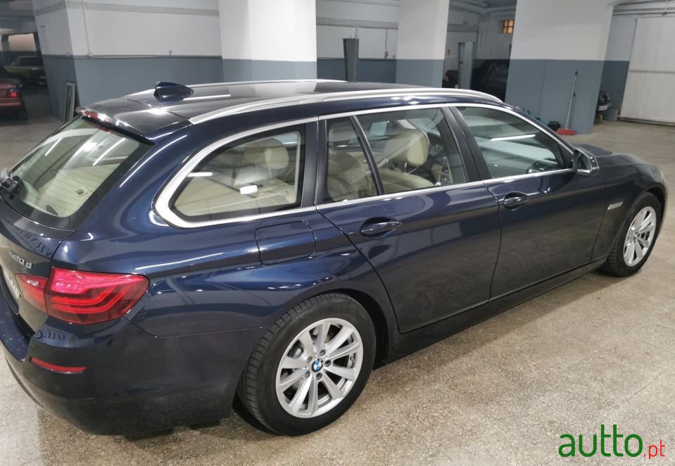 2015' BMW 520 photo #4