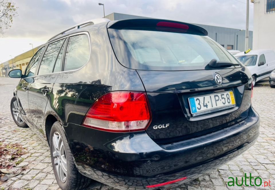 2009' Volkswagen Golf Variant photo #4