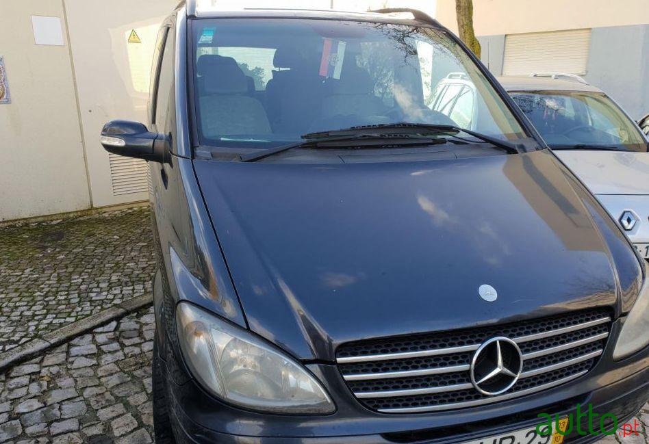 2003' Mercedes-Benz Viano Urban 2.2 Cdi photo #3