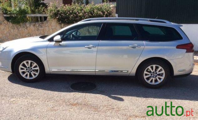 2011' Citroen C5 Tourer photo #1