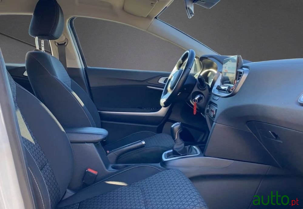 2021' Kia Ceed 1.0 T-Gdi Drive photo #6