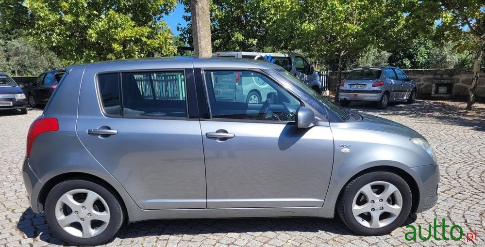 2007' Suzuki Swift 1.3 Ddis Gl photo #2