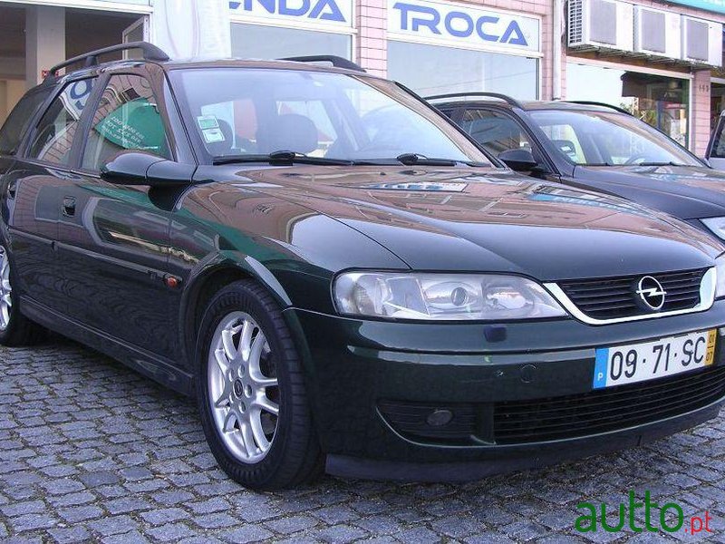 2001' Opel Vectra Caravan photo #2