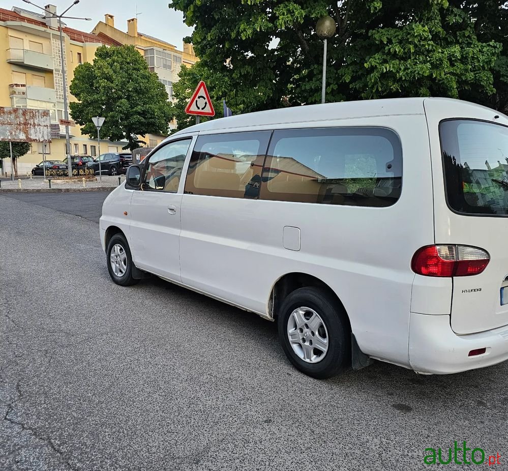 2002' Hyundai H-1 photo #5
