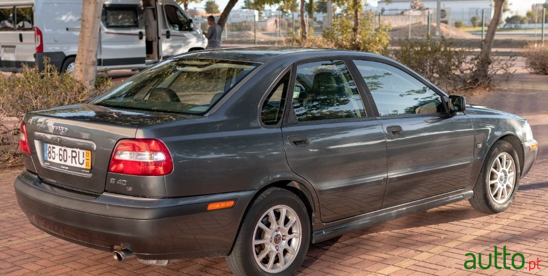 2001' Volvo S40 photo #2