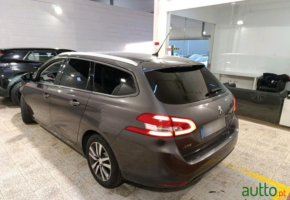 2021' Peugeot 308 Sw photo #2