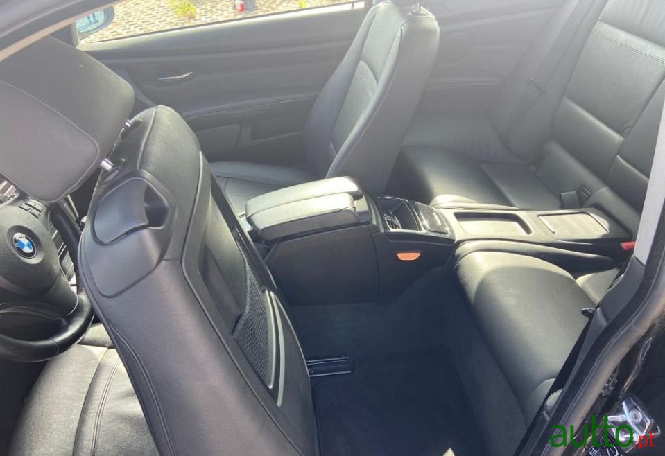 2008' BMW 320 photo #5